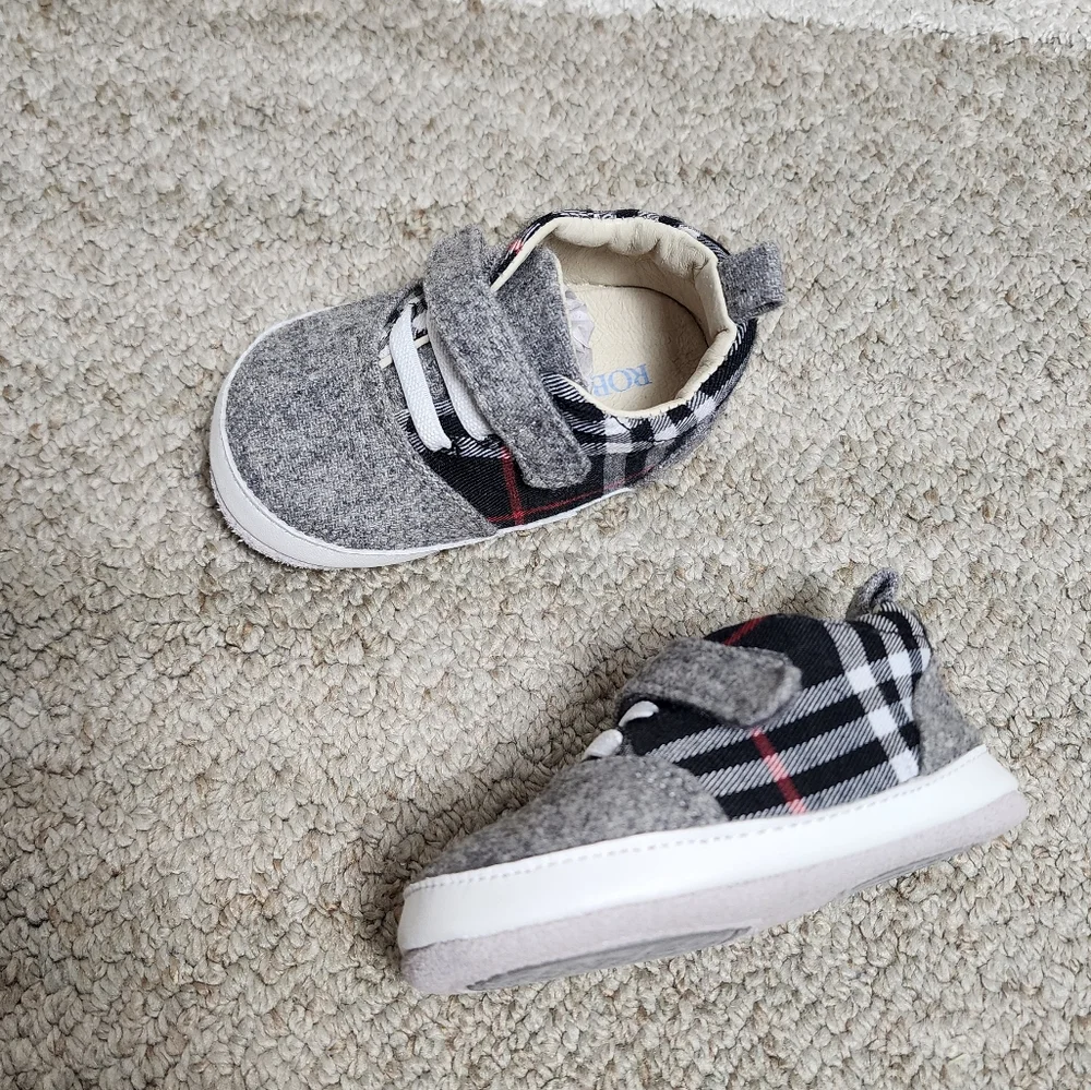 Robeez First Kicks Plaid Baby Shoes 6-9 Months